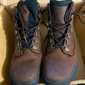Woman’s size 8 leather hiking boots